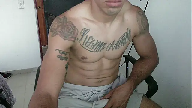 Snapshot of mckanna chatting on 10.01.25 mckanna online show from 10.01.25