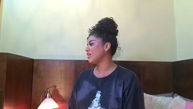 Snapshot of Carly_Monroe_ chatting on 09.29.25 Carly Monroe  online show from 09.29.25