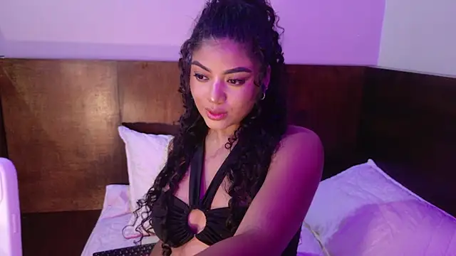 Snapshot of Carly_Monroe_ chatting on 10.24.25 Carly Monroe  online show from 10.24.25