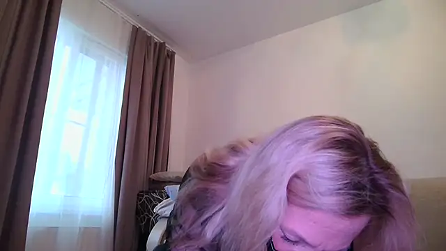 Snapshot of Sweetmurrr chatting on 05.17.26 Sweetmurrr online show from 05.17.26
