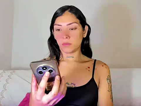 Snapshot of Megan_Gil_ chatting on 10.20.25 Megan Gil online show from 10.20.25