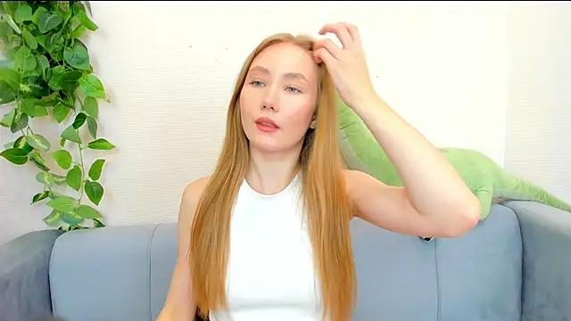 Snapshot of AlexMiss_Ray chatting on 09.11.25 AlexMiss Ray online show from 09.11.25
