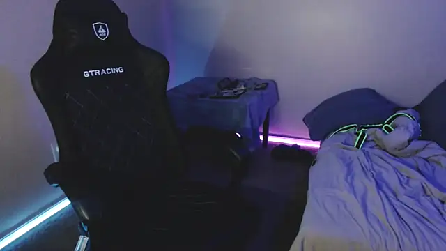 Snapshot of TypicalDepot5 chatting on 11.16.25 TypicalDepot5 online show from 11.16.25