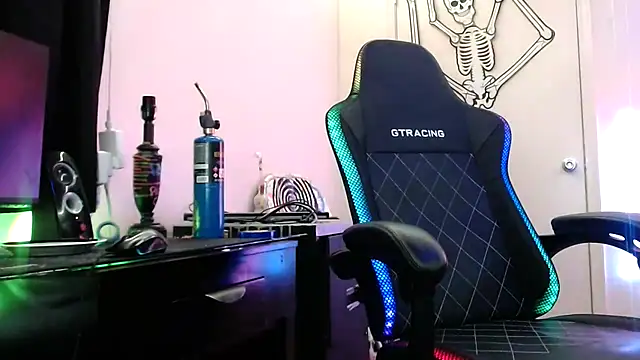 Snapshot of TypicalDepot5 chatting on 01.13.26 TypicalDepot5 online show from 01.13.26