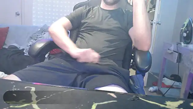 Snapshot of TypicalDepot5 chatting on 04.05.26 TypicalDepot5 online show from 04.05.26