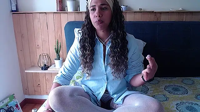 IVONNE COLLINS33 online show from 09.20.25