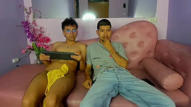 Snapshot of AxelAndJeremy chatting on 09.20.25 AxelAndJeremy online show from 09.20.25