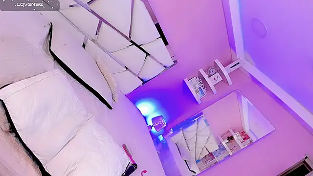 Ariia-janee online show from 11.26.25