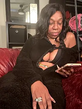 Snapshot of Kennady_Buxum_Goddess chatting on 10.03.25 Kennady Buxum Goddess online show from 10.03.25