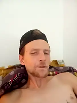 Snapshot of AcquiredCompound chatting on 10.31.25 AcquiredCompound online show from 10.31.25