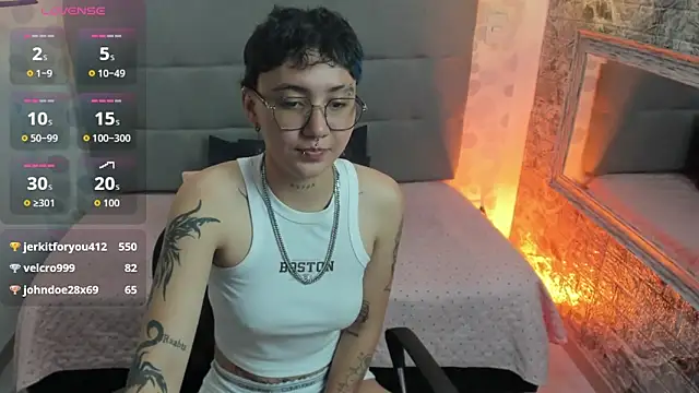 emahills  axelrose online show from 10.15.25