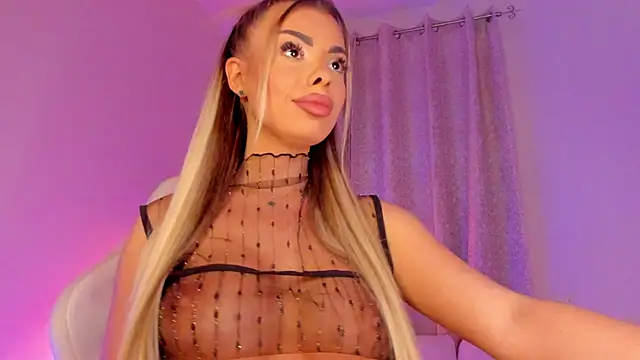 Snapshot of SerraVondeee chatting on 09.26.25 SerraVondeee online show from 09.26.25