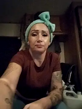 Dirtywhitebitch5150 online show from 11.04.25