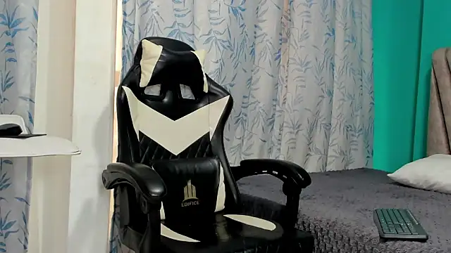 Snapshot of Felipe_Gonzales chatting on 09.26.25 Felipe Gonzales online show from 09.26.25