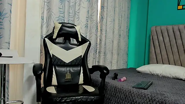 Snapshot of Felipe_Gonzales chatting on 09.29.25 Felipe Gonzales online show from 09.29.25