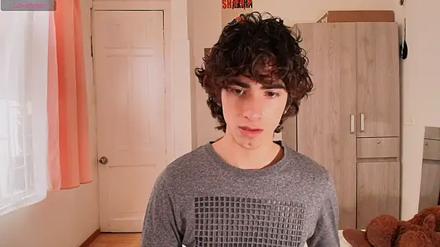 Nude Boy18 online show from 11.22.25