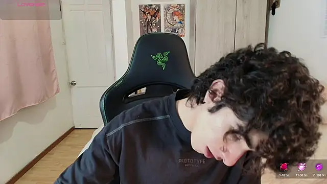 Nude Boy18 online show from 04.17.26