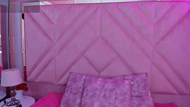 SofiJones  online show from 09.25.25