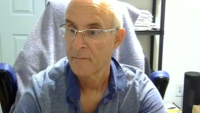 Snapshot of funone1999 chatting on 09.25.25 funone1999 online show from 09.25.25