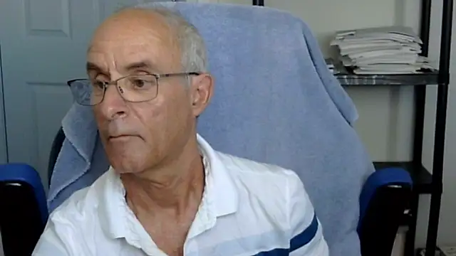 Snapshot of funone1999 chatting on 10.01.25 funone1999 online show from 10.01.25