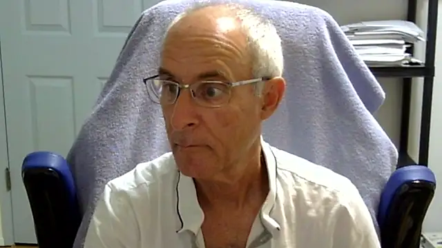 Snapshot of funone1999 chatting on 10.12.25 funone1999 online show from 10.12.25