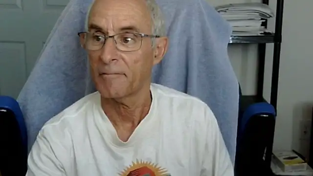 Snapshot of funone1999 chatting on 10.14.25 funone1999 online show from 10.14.25