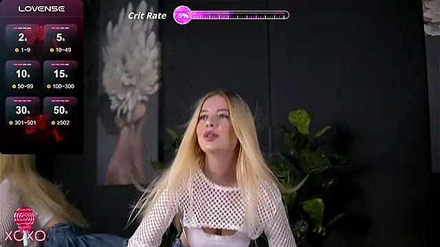 SerenaNoir online show from 10.04.25