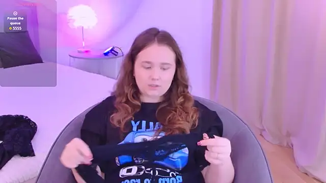 VelvetVixenCute online show from 10.19.25