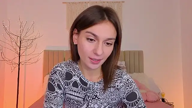 Little mia   online show from 11.13.25