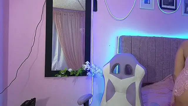 MiSofialeal online show from 09.23.25