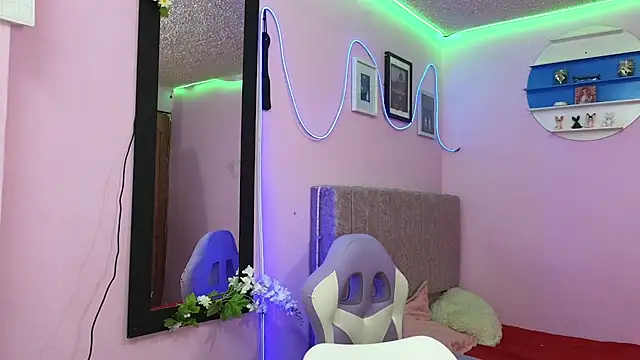 MiSofialeal online show from 09.24.25