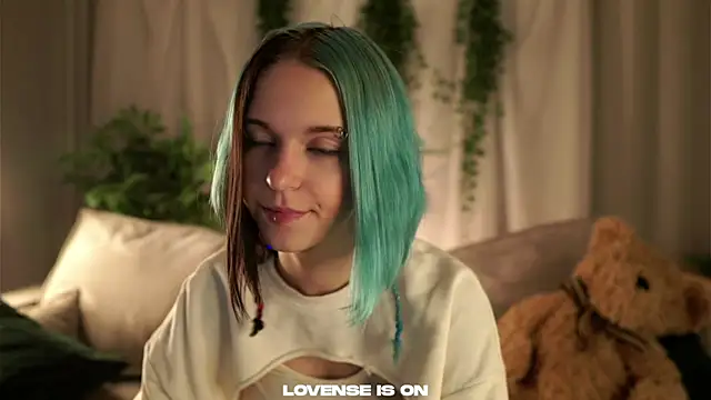 Snapshot of JodyBruster chatting on 09.20.25 JodyBruster online show from 09.20.25