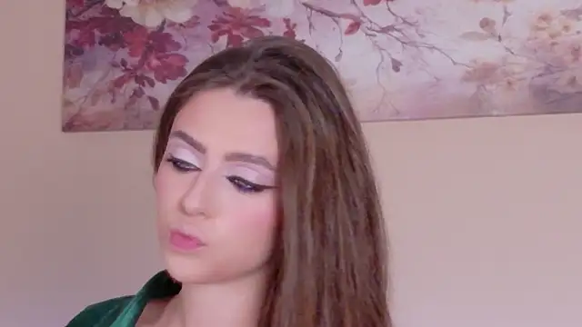 Sienna Voss online show from 04.03.26