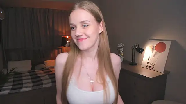 Snapshot of OdellaFrake chatting on 09.24.25 OdellaFrake online show from 09.24.25