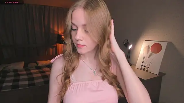 Snapshot of OdellaFrake chatting on 10.12.25 OdellaFrake online show from 10.12.25