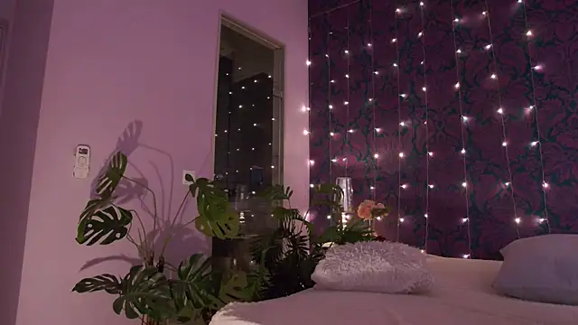 CherrRoses online show from 10.12.25