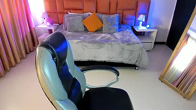 Catti Brie online show from 11.13.25