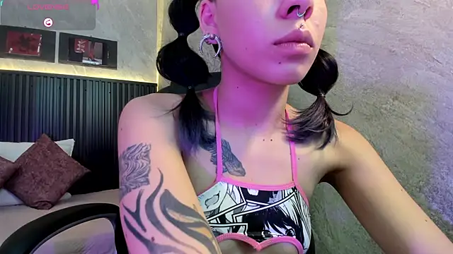 Snapshot of dark__nymph chatting on 09.19.25 dark  nymph online show from 09.19.25