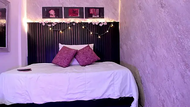 Snapshot of dark__nymph chatting on 09.24.25 dark  nymph online show from 09.24.25