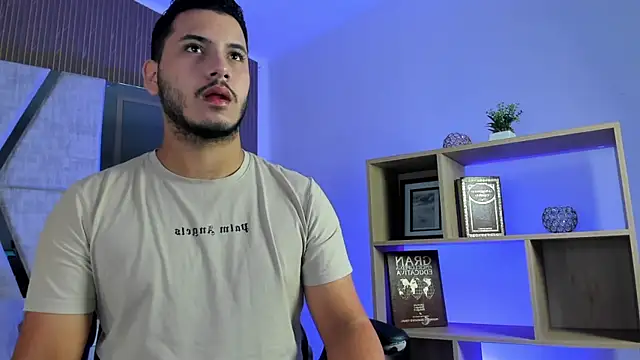 Snapshot of Axel_grey_ chatting on 04.18.26 Axel grey online show from 04.18.26