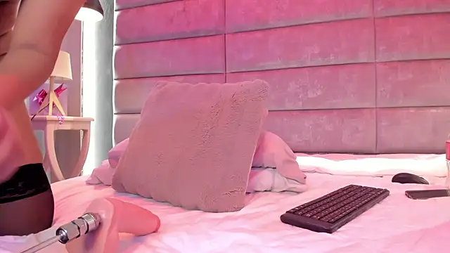 SophiieEvanss online show from 11.09.25