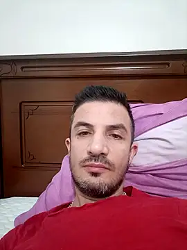 Snapshot of OGUZOZAN chatting on 10.18.25 OGUZOZAN online show from 10.18.25