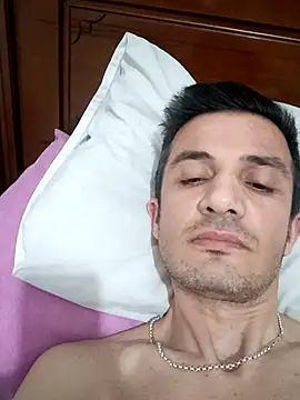 Snapshot of OGUZOZAN chatting on 11.10.25 OGUZOZAN online show from 11.10.25