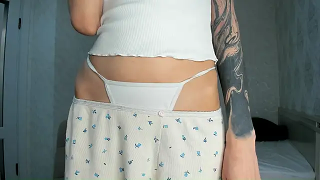 Amy Loveme online show from 10.04.25