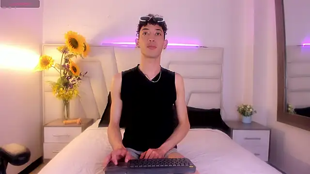 Ashton Myers online show from 09.19.25