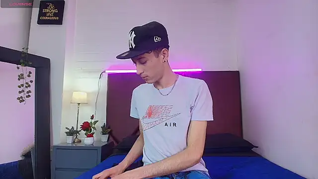 Ashton Myers online show from 10.03.25