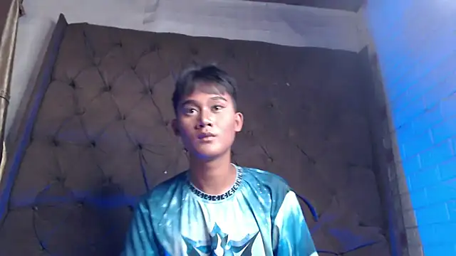 miss char09 online show from 09.17.25