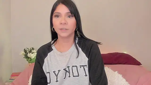 Laura-angeel online show from 11.03.25