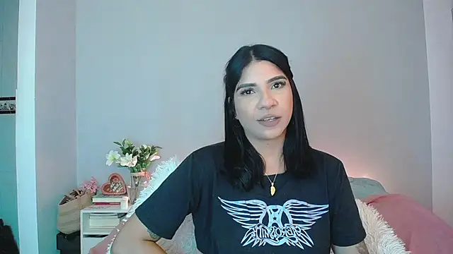 Laura-angeel online show from 11.24.25