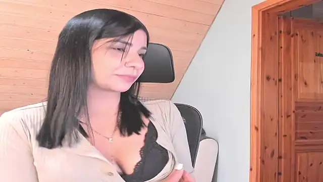 Laura-angeel online show from 03.05.26